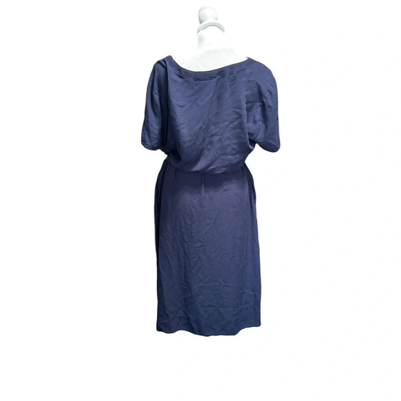 Amazon Essentials women's size large modest blue button down dress with belt - Picture 3 of 6